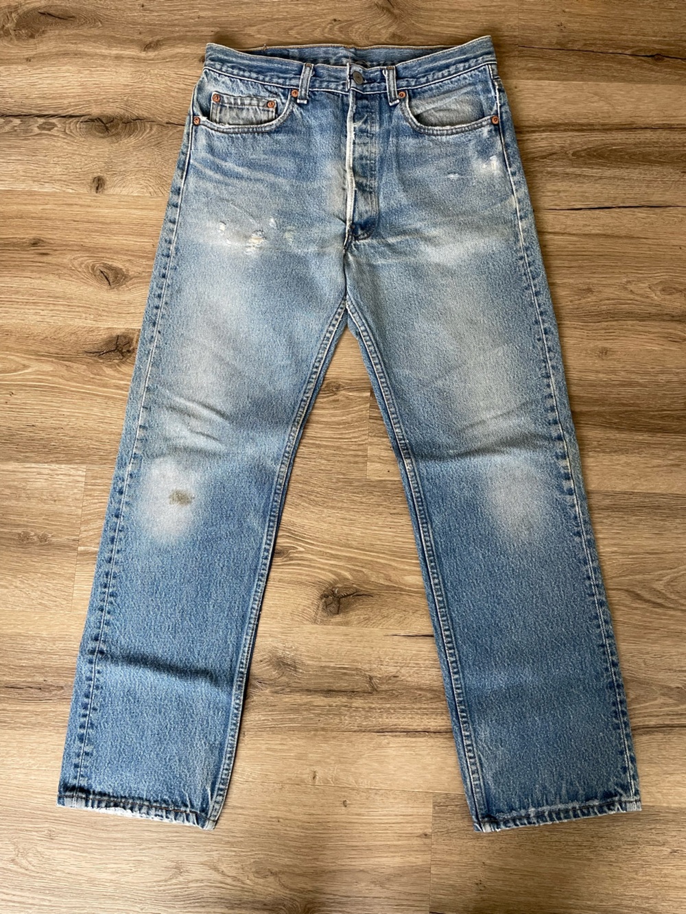 Vintage Levi’s 501xx Jeans Men’s W33 L32 Made in USA Medium Wash Straight Leg